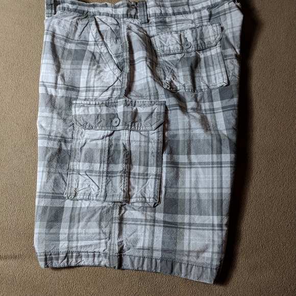 🌹Bundle🌹Great North West, Geoffrey Beene, George - Picture 3 of 5